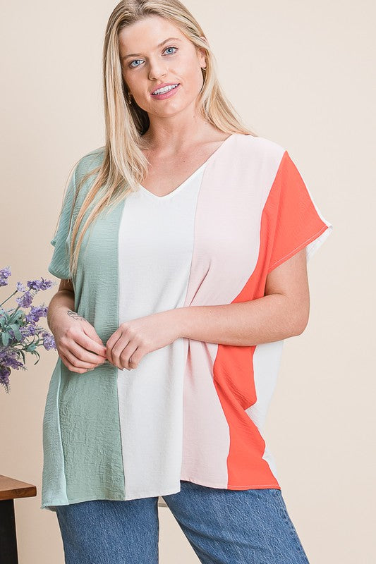 CURVY COLOR BLOCK SHORT SLEEVE TOP